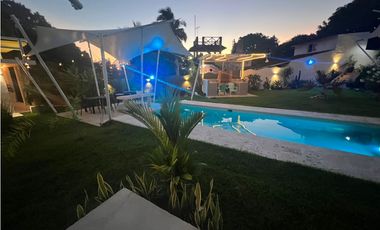 SAN CARLOS/ COSTA ESMERALDA / 930m2/ 4 HABITAC/ PISCINA / NEGOCIABLE
