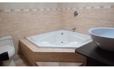 BETANIA / VILLA CACERES / 299M / 4 HABITACIONES / TERRAZA / JACUZZI JC