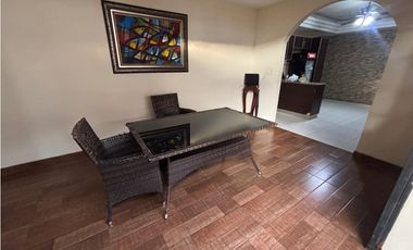 BETANIA / VILLA CACERES / 299M / 4 HABITACIONES / TERRAZA / JACUZZI JC
