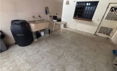 BETANIA / VILLA CACERES / 299M / 4 HABITACIONES / TERRAZA / JACUZZI JC