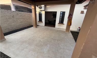 BETANIA / VILLA CACERES / 299M / 4 HABITACIONES / TERRAZA / JACUZZI JC