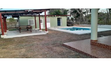 CHAME / NUEVA GORGONA / 2000M / 3 HABITACIONES / 5 PARKING / PISCINA