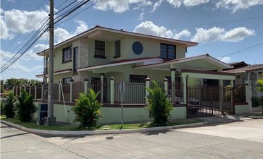 BRISAS DEL GOLF / 463 M2 / 5 HABITACION / 2 PARKING / ESQUINA / DUPLEX