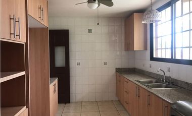 BRISAS DEL GOLF / 463 M2 / 5 HABITACION / 2 PARKING / ESQUINA / DUPLEX