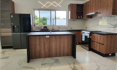 VENTA CASA  SAN CARLOS