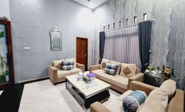 Rumah Mewah 1,5Lt Luas Strategis Akses Jln Lebar di Solo