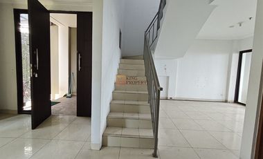 Strategis Sewa Rumah 2Lt. Unfurnished di Perumahan Cosmo Park Atas Mall Thamrin City Dekat ke Grand Indonesia, Thamrin & Stasiun