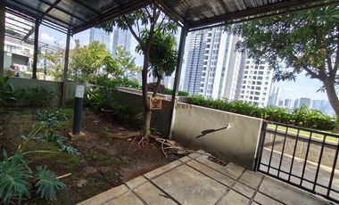 Strategis Sewa Rumah 2Lt. Unfurnished di Perumahan Cosmo Park Atas Mall Thamrin City Dekat ke Grand Indonesia, Thamrin & Stasiun