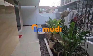 rumah tengah kota simpang lima lengkong 2 lantai