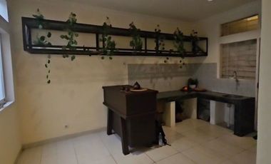 rumah tengah kota simpang lima lengkong 2 lantai