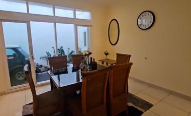 rumah tengah kota simpang lima lengkong 2 lantai