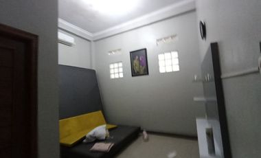 Rumah Mewah dan Ruang Futsal Strategis di Surakarta