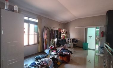 Rumah Mewah dan Ruang Futsal Strategis di Surakarta