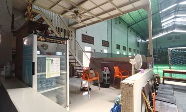 Rumah Mewah dan Ruang Futsal Strategis di Surakarta