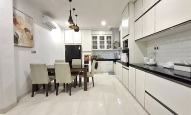 Dijual Luxury Home Puri Mansion – 4+1 BR, 3,5 Lt, Rooftop Garden
