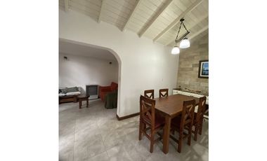 CHALET 4 AMBIENTES CON PILETA- BOSQUE PERALTA RAMOS