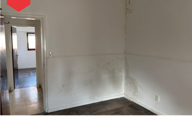 CASA EN VENTA, EXCELENTE UBICACIÓN (Calle 24 e/19 y 21)