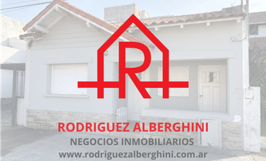 CASA EN VENTA, EXCELENTE UBICACIÓN (Calle 24 e/19 y 21)