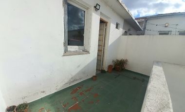 P.H. 3 ambientes. Apto Crédito. Zona San Juan. Cel. 223542----