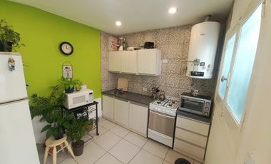 P.H. 3 ambientes. Apto Crédito. Zona San Juan. Cel. 223542----