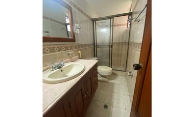 SE ARRIENDA APARTAMENTO EN LA FLORA