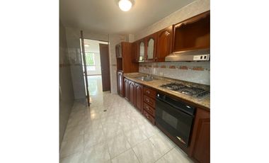 SE ARRIENDA APARTAMENTO EN LA FLORA