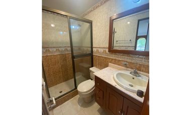 SE ARRIENDA APARTAMENTO EN LA FLORA