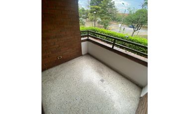 SE ARRIENDA APARTAMENTO EN LA FLORA