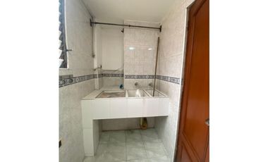 SE ARRIENDA APARTAMENTO EN LA FLORA