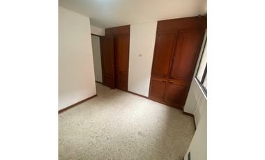SE ARRIENDA APARTAMENTO EN LA FLORA