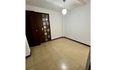 ARRIENDO HERMOSA Y AMPLIA CASA SEMICAMPESTRE EN ENVIGADO /CAMINO VERDE