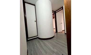 ARRIENDO HERMOSA Y AMPLIA CASA SEMICAMPESTRE EN ENVIGADO /CAMINO VERDE