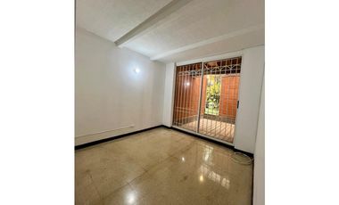 ARRIENDO HERMOSA Y AMPLIA CASA SEMICAMPESTRE EN ENVIGADO /CAMINO VERDE