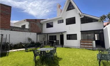 Venta de Casa, Cuenca, Sector Unidad Nacional, 304 m²