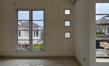 DISEWAKAN RUMAH 2 LANTAI DI KOTA WISATA CIBUBUR