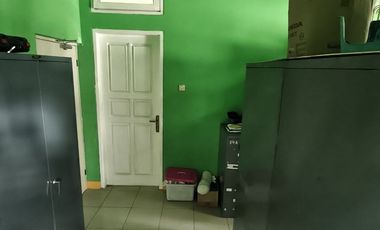 Rumah Plus Tempat Usaha Strategis Dekat Rumah Jokowi di Surakarta