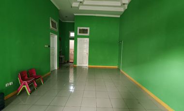 Rumah Plus Tempat Usaha Strategis Dekat Rumah Jokowi di Surakarta