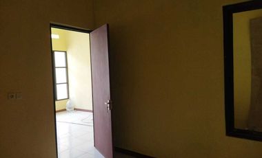 Rumah 2 lantai investasi jangka panjang lokasi strategis dipusat kota