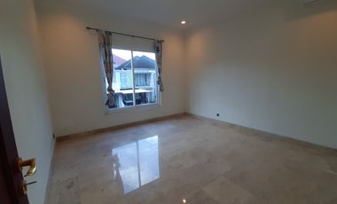 Crystal Golf Citraland Surabaya