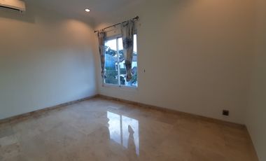 Crystal Golf Citraland Surabaya