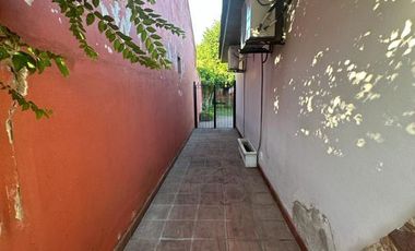 OPORTUNIDAD Casa en venta de 4 dormitorios c/ cochera en Berisso