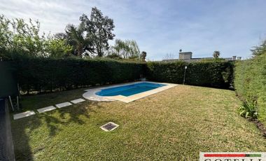 Venta Monte Grande Barrio Mirasoles Casa de 2 dormitorios quincho y piscina