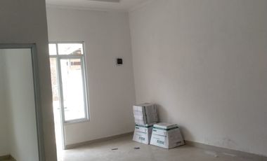 Rumah murah pinggir jalan akses masuk 2 mobil