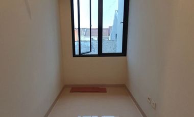 JAP064 New Townhouse 2 Lt Modern Minimalis di Jagakarsa, Jakarta