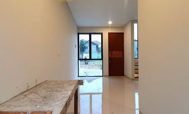JAP064 New Townhouse 2 Lt Modern Minimalis di Jagakarsa, Jakarta