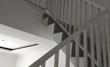 Rumah 2 Lantai 3 kamar tidur