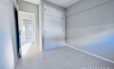 Venta de Departamento 4 ambientes con espacio guardacoche en Sarandi (32016)