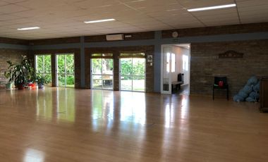 Centricos Casa y Salón en VENTA en General Roca, Río Negro