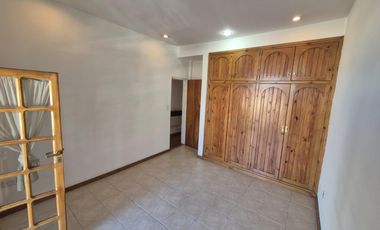 Centricos Casa y Salón en VENTA en General Roca, Río Negro