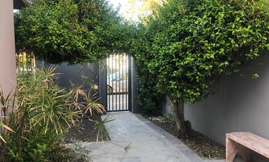 Centricos Casa y Salón en VENTA en General Roca, Río Negro